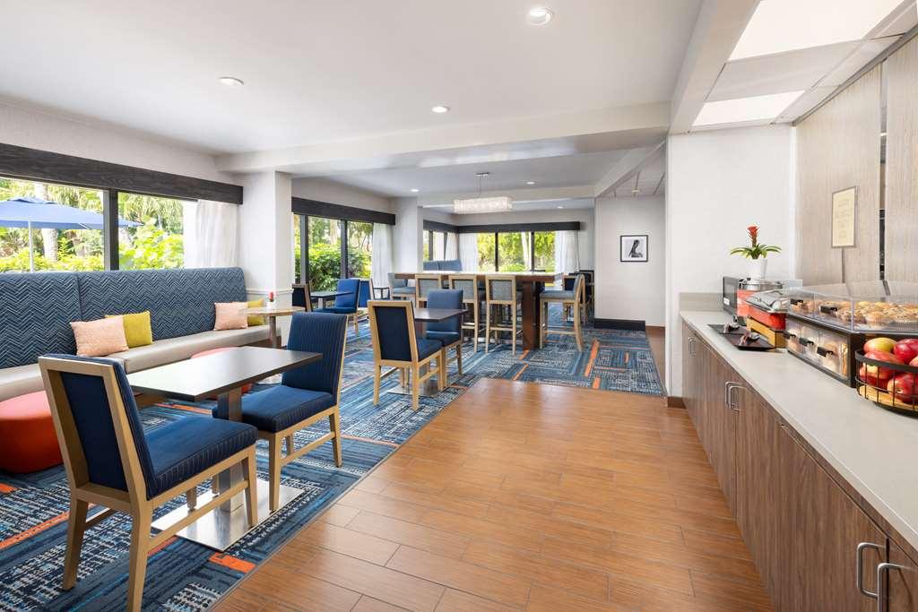 Hampton Inn Naples-Central Restaurant billede