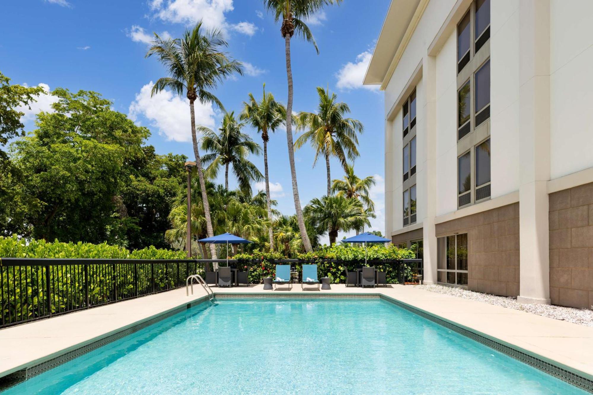 Hampton Inn Naples-Central Eksteriør billede